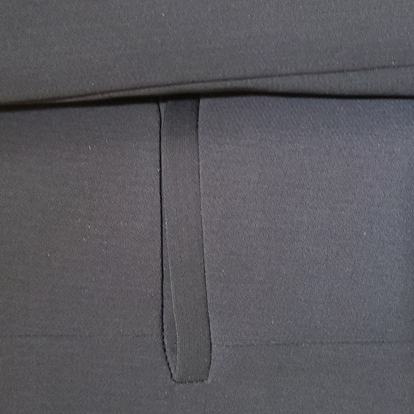 Navy Dress for Success 2 piece suit. Jacket/skirt. Size 6 fits a 4. - Picture 11 of 15